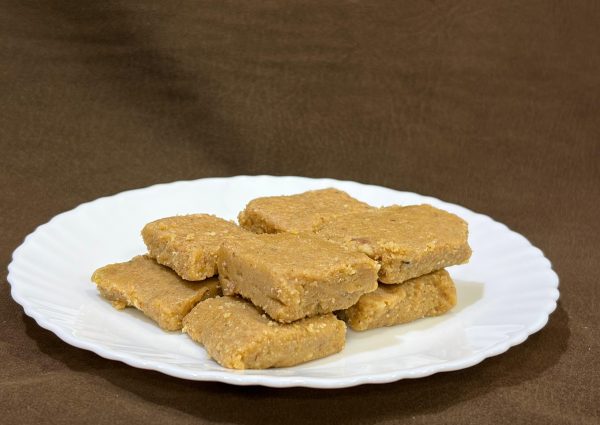 Premium dry fruit sukhdi made with jaggery, desi ghee and rich dry fruits.